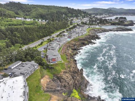 1113 N Highway 101 #1 Depoe Bay OR 97341