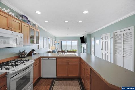 1113 N Highway 101 #1 Depoe Bay OR 97341