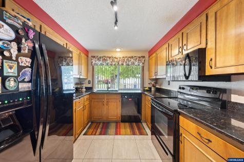 1044 Chestnut Street NW Salem OR 97304