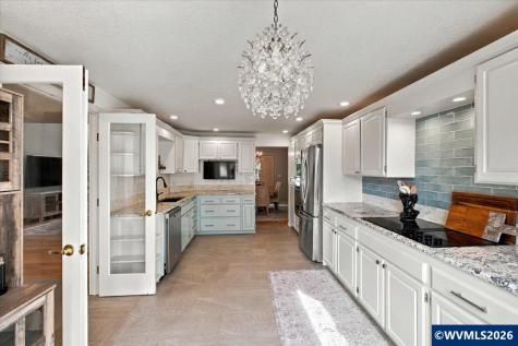 1905 Spicetree Lane SE Salem OR 97306