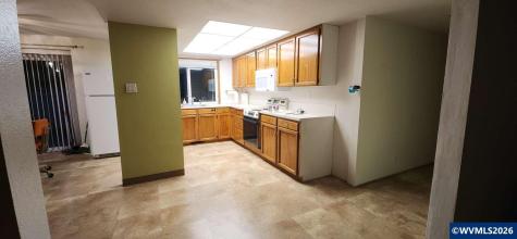 1843 Lexington Circle SE Salem OR 97306