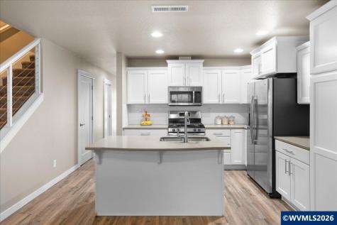 5912 Belknap Springs Street SE Salem OR 97306