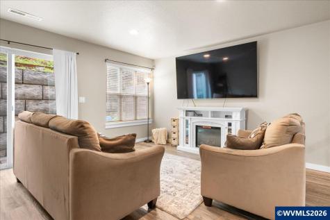 5912 Belknap Springs Street SE Salem OR 97306