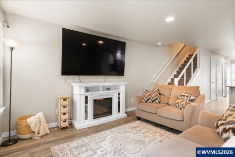 5912 Belknap Springs Street SE Salem OR 97306