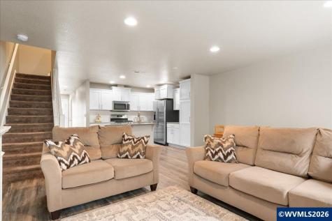 5912 Belknap Springs Street SE Salem OR 97306
