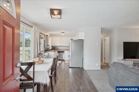 3456 Chiefs Court NE Salem OR 97305
