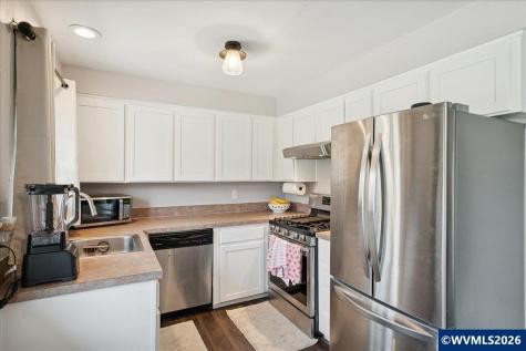3456 Chiefs Court NE Salem OR 97305