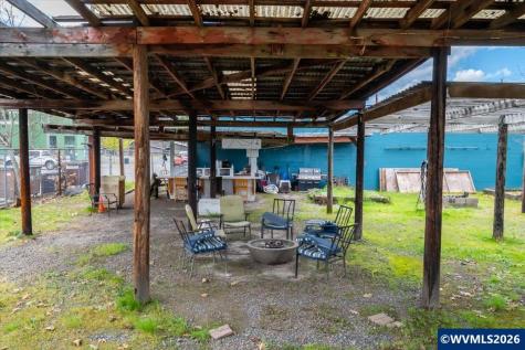 1211 Long Street Sweet Home OR 97386