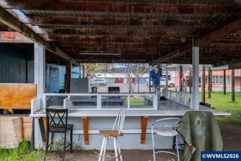 1211 Long Street Sweet Home OR 97386