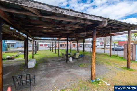 1211 Long Street Sweet Home OR 97386