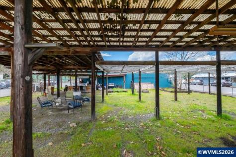 1211 Long Street Sweet Home OR 97386