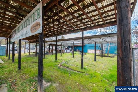 1211 Long Street Sweet Home OR 97386