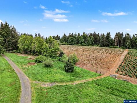 1739 Silver Falls Highway Silverton OR 97381