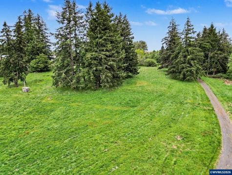 1739 Silver Falls Highway Silverton OR 97381
