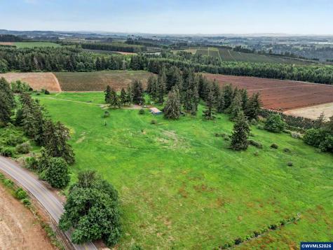 1739 Silver Falls Highway Silverton OR 97381