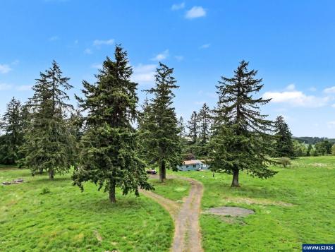1739 Silver Falls Highway Silverton OR 97381