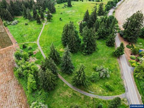 1739 Silver Falls Highway Silverton OR 97381