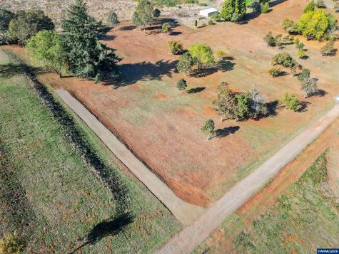 7805 Wildberry Lane SE Salem OR 97306