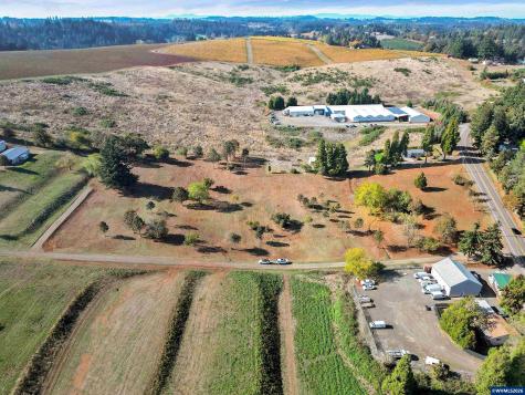 7805 Wildberry Lane SE Salem OR 97306