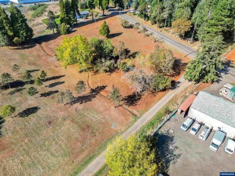 7805 Wildberry Lane SE Salem OR 97306