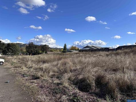 201 Roberts Creek Road Roseburg OR 97471