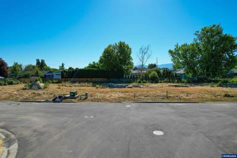 700-790 Monarch Way Harrisburg OR 97446-1401