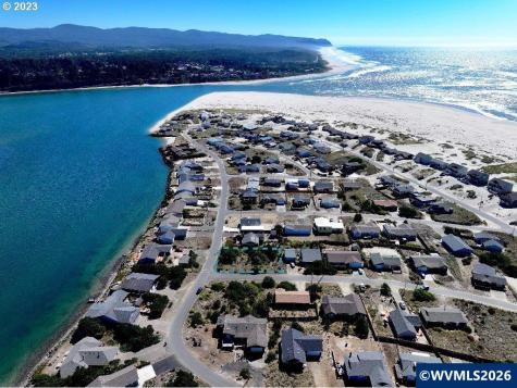 1901 NW Beachview Drive Waldport OR 97394