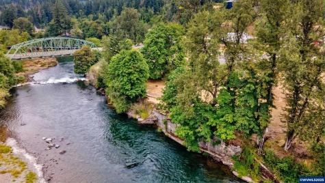 150 Santiam Pointe Lp NE Mill City OR 97360