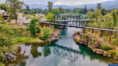 150 Santiam Pointe Lp NE Mill City OR 97360