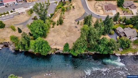150 Santiam Pointe Lp NE Mill City OR 97360