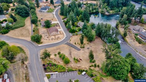 150 Santiam Pointe Lp NE Mill City OR 97360