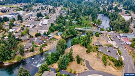 150 Santiam Pointe Lp NE Mill City OR 97360