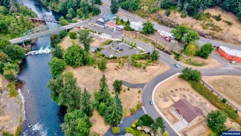 150 Santiam Pointe Lp NE Mill City OR 97360