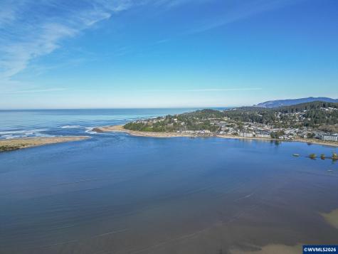 6281 SW Jetty Avenue Lincoln City OR 97367