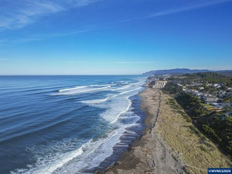 6281 SW Jetty Avenue Lincoln City OR 97367