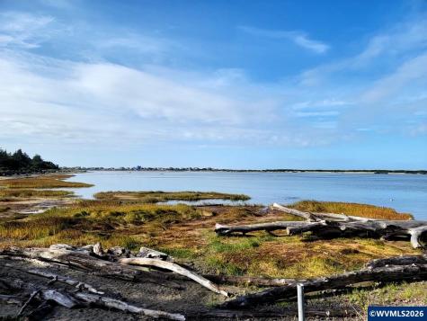 6281 SW Jetty Avenue Lincoln City OR 97367