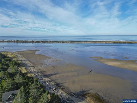 6281 SW Jetty Avenue Lincoln City OR 97367