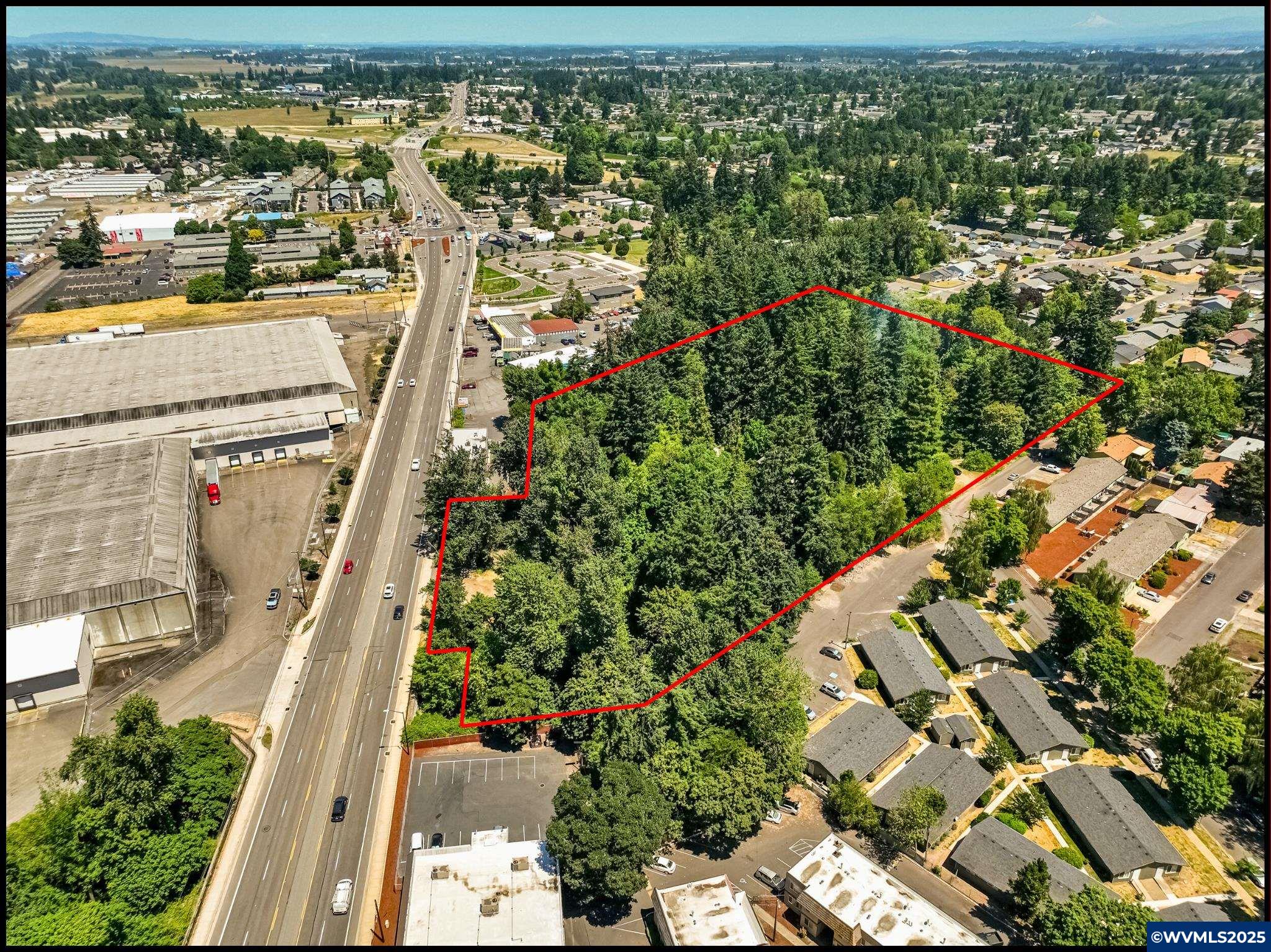 2557 Hummingbird Street NE Salem OR 97301