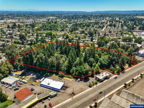 2557 Hummingbird Street NE Salem OR 97301