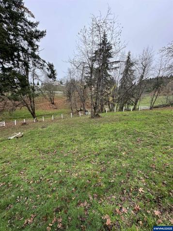 4555 Lobo Lane NE Silverton OR 97381