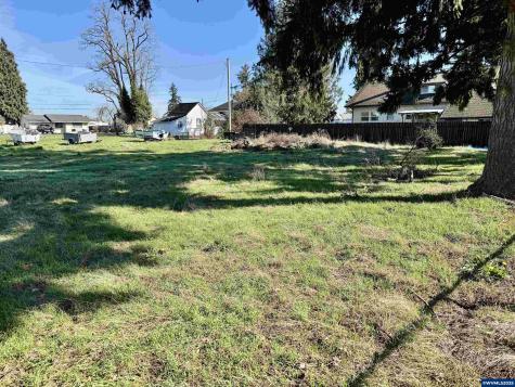 107 N 8th (Next To) Street Aumsville OR 97325
