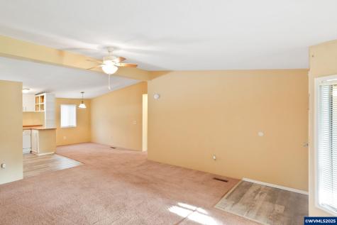 5042 Cumberland #18 Court Salem OR 97306