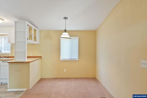 5042 Cumberland #18 Court Salem OR 97306