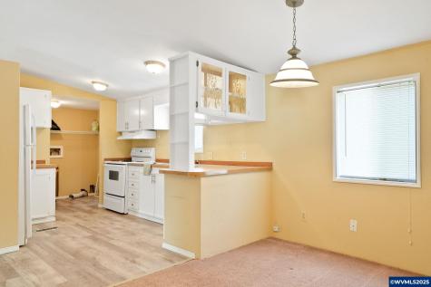 5042 Cumberland #18 Court Salem OR 97306