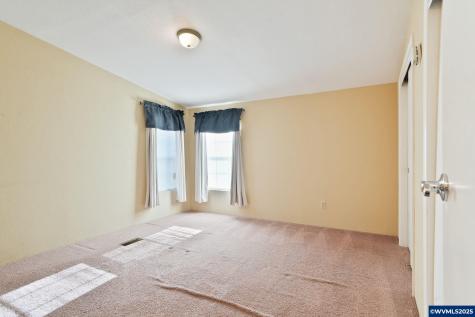 5042 Cumberland #18 Court Salem OR 97306