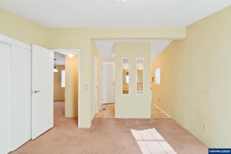 5042 Cumberland #18 Court Salem OR 97306