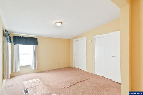 5042 Cumberland #18 Court Salem OR 97306