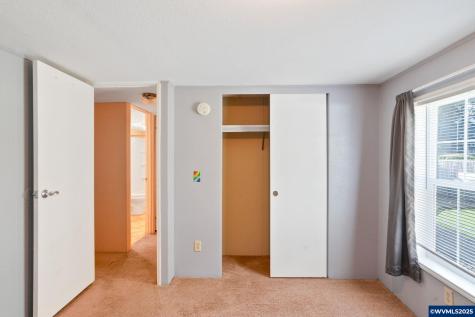 5042 Cumberland #18 Court Salem OR 97306