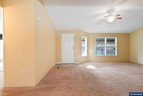 5042 Cumberland #18 Court Salem OR 97306