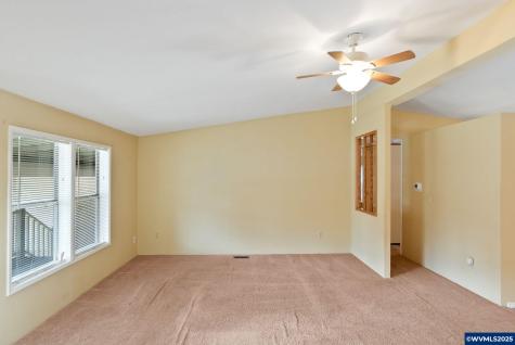 5042 Cumberland #18 Court Salem OR 97306